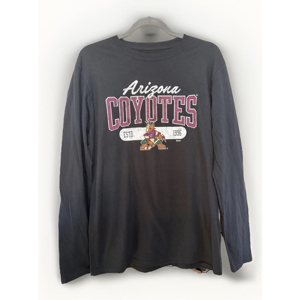 NHL Arizona Coyotes Black Long Sleeve Tee Shirt Mens Medium Distressed Lettering